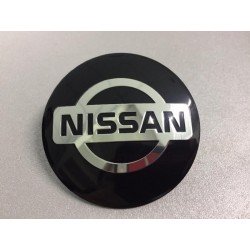 Наклейки Nissan D56 мм алюминий (Серебристый логотип на черном фоне)