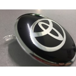 Наклейки Toyota D56 мм алюминий (Черный логотип на серебристом фоне)