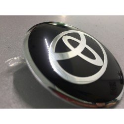 Наклейки Toyota D56 мм алюминий (Черный логотип на серебристом фоне)
